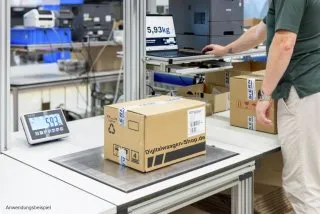 Anwendungsbeispiel der KERN IFC Waage mit Eichzulassung im Logistikbereich